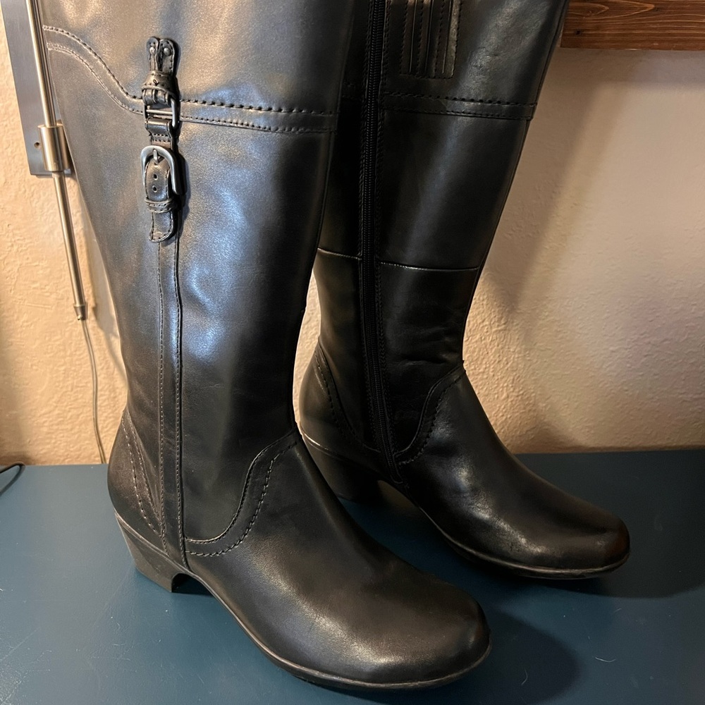 Clarks Wide Calf Black Boots size 10 NIB